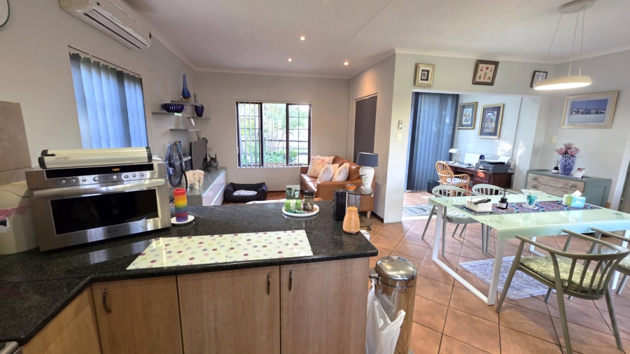 2 Bedroom Property for Sale in The Coves North West